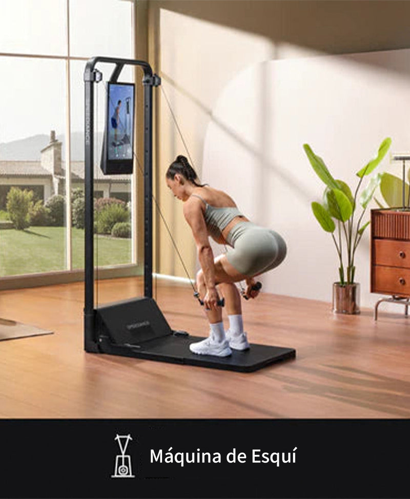 Mujer usando la Gym Monster 2 como máquina de esquí