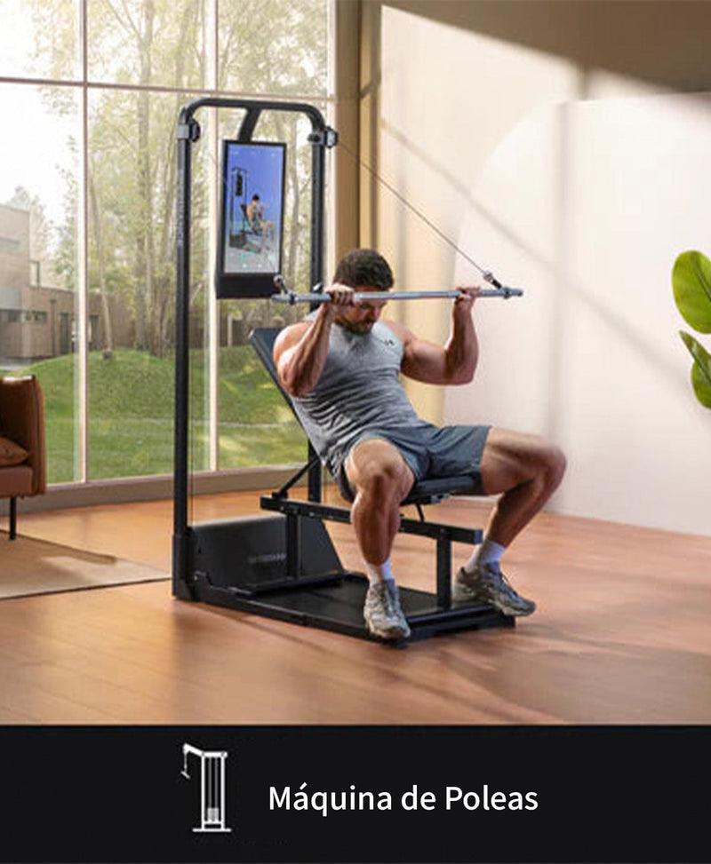 Hombre usando la Gym Monster 2 como máquina de poleas